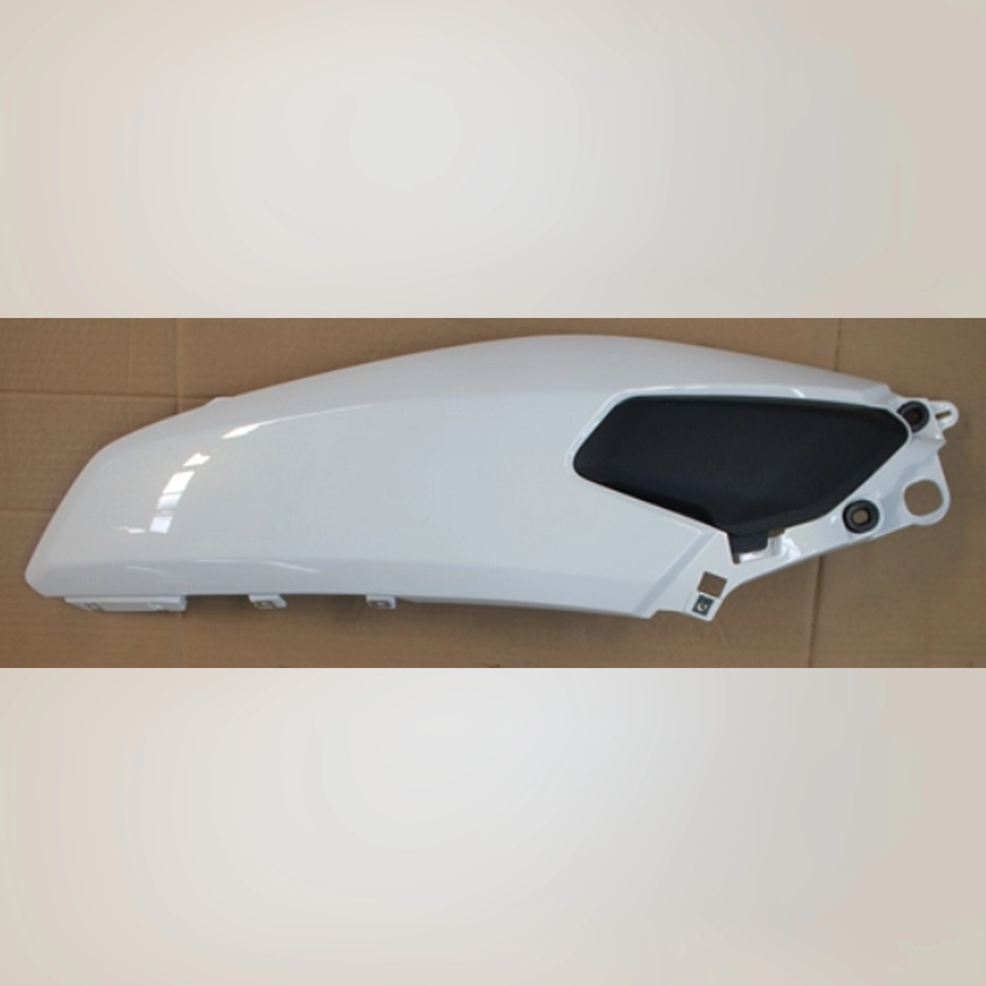ARORA MAX-T EASY SAĞ KORUMA LEVHASI BEYAZ #MAX-T EASY 023